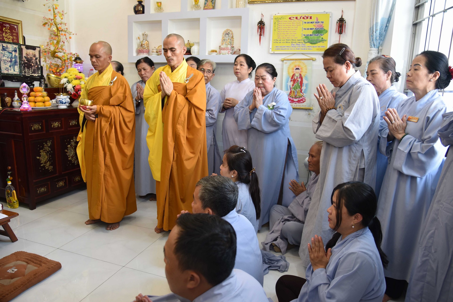 Chanting sutra, releasing creatures to pray for peace in Tan Thanh, Long An by the Charity Board